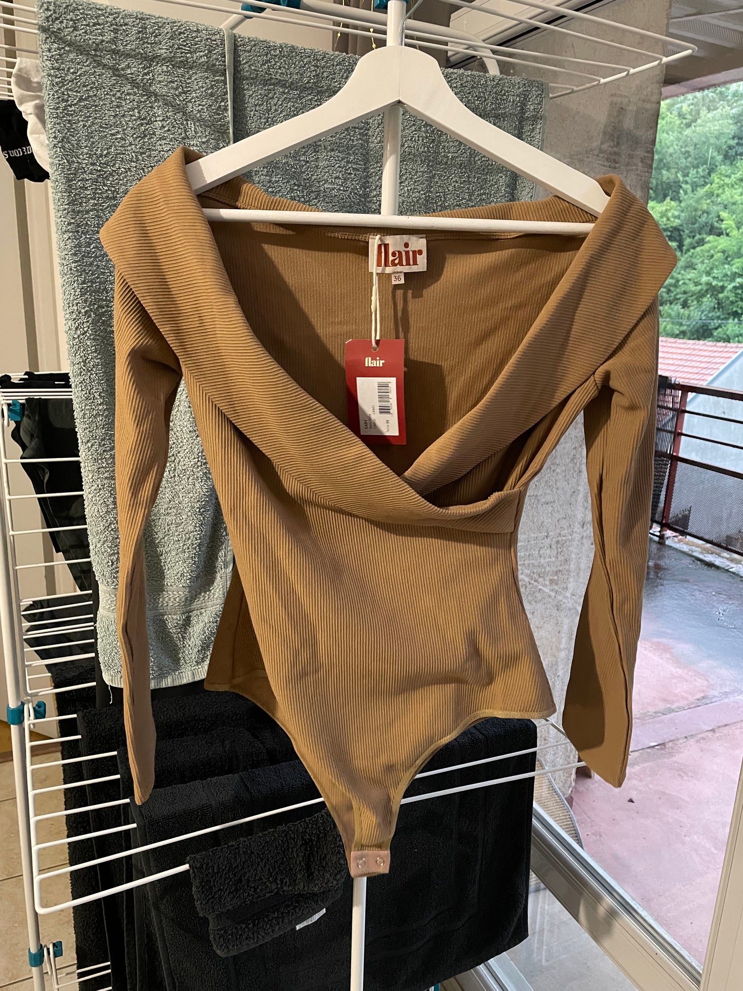 Body Gaby Camel